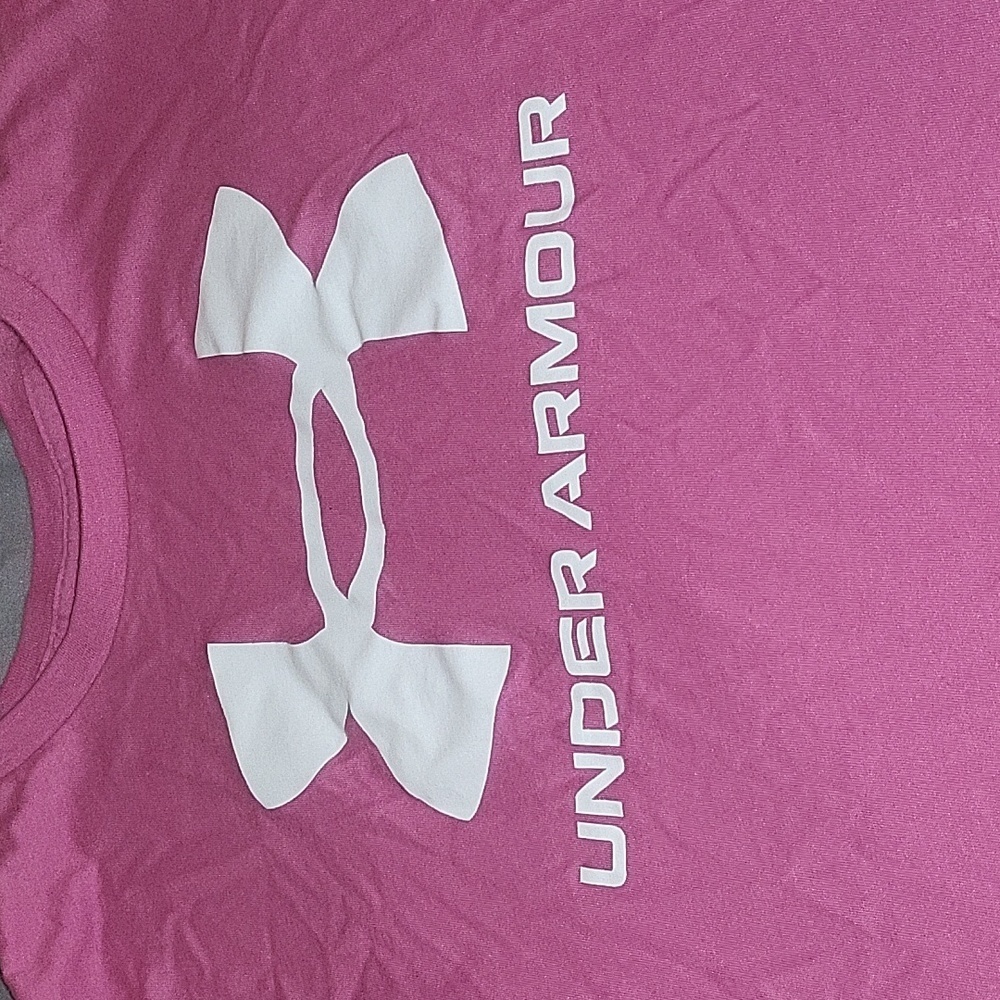 Under Armour top